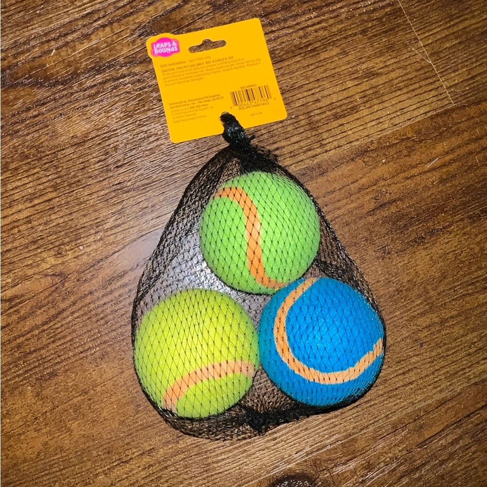 3/$15 NWT Dog Tennis Ball Set - Blue, Green, Yellow - Picture 4 of 7